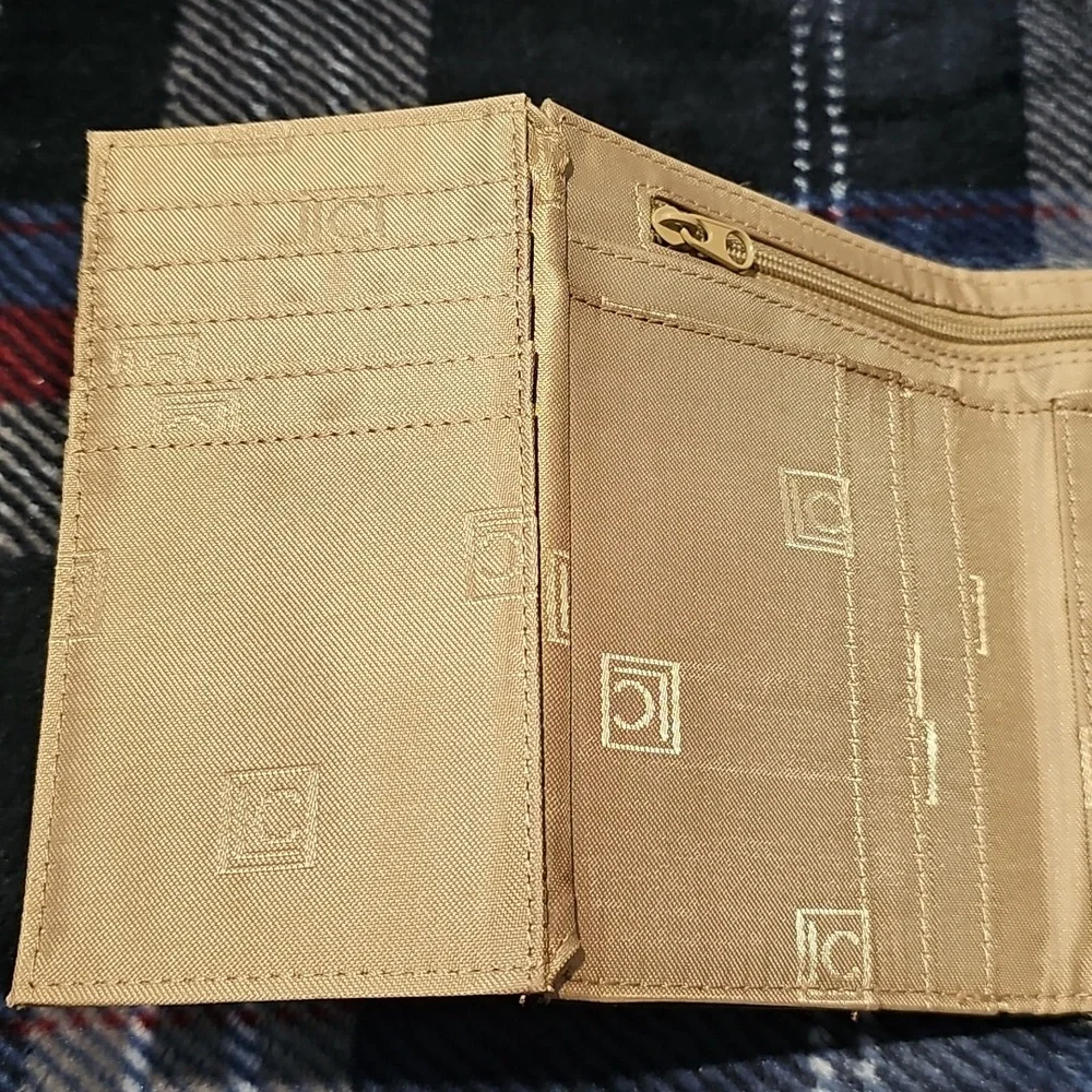 💥3/$15💥Liz Claiborne  black wallet - Picture 6 of 7